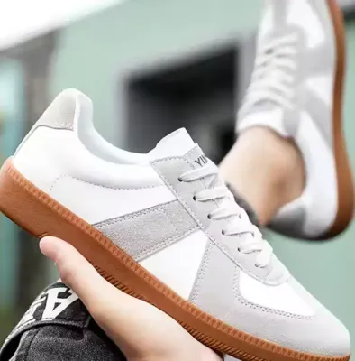 CASUAL VINTAGE SNEAKERS 